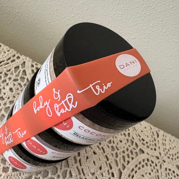 DANI Coconut Hibiscus Bath and Body Trio 4OZ Each Scrub Bath Soak Body Butter - Picture 6 of 7